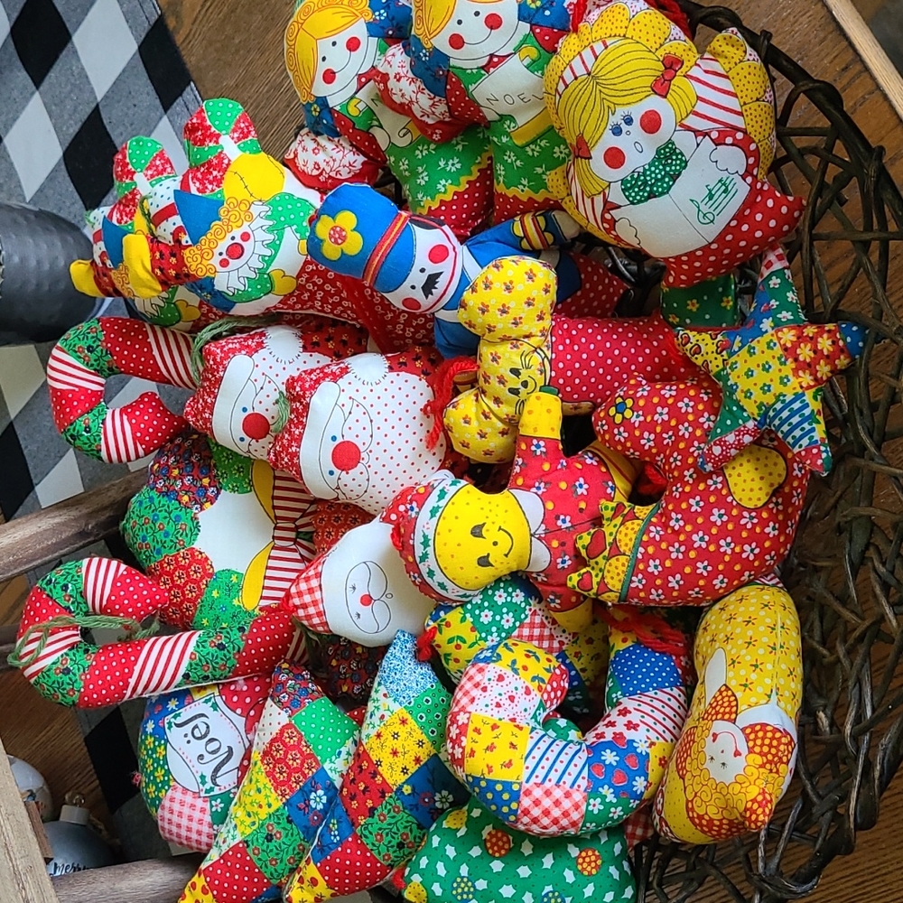 24 Vintage Plush Christmas Ornaments - Picture 1 of 7